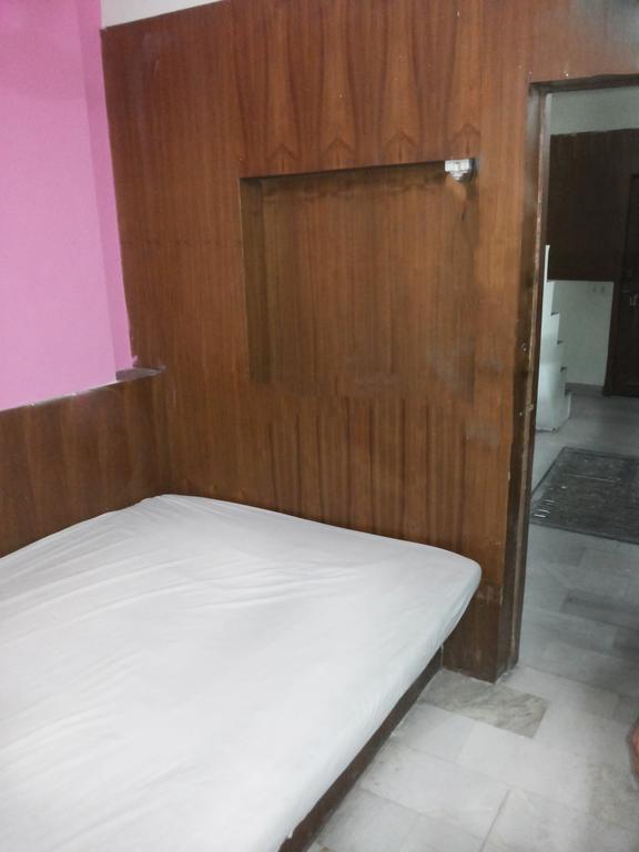 نيودلهي Mahesh Guest House الغرفة الصورة