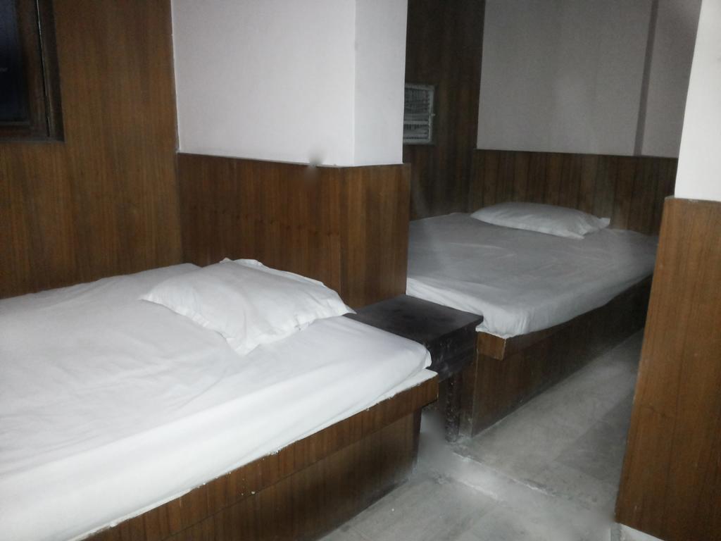 نيودلهي Mahesh Guest House الغرفة الصورة